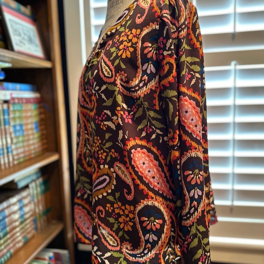 Floral Paisley V-Neck Tunic Top - Picture 5 of 11